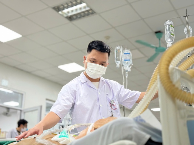 Hai thanh niên khỏe mạnh nguy kịch vì biến chứng thủy đậu- Ảnh 4.